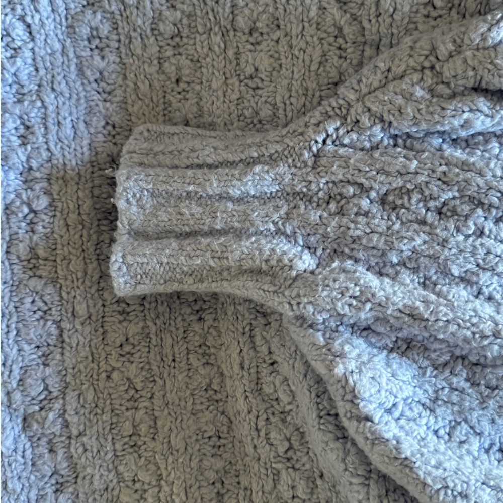Urban Outfitters Light Blue Oversized Cropped Sweater Sz S - Picture 6 of 9